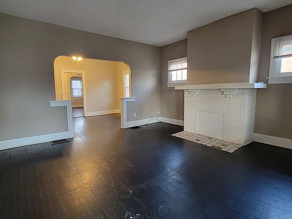 2nd image of 245 Niagara Ave