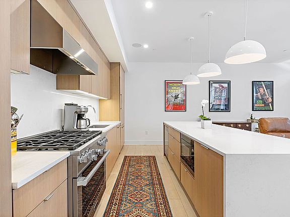 4th image of 828 Park Ave #1