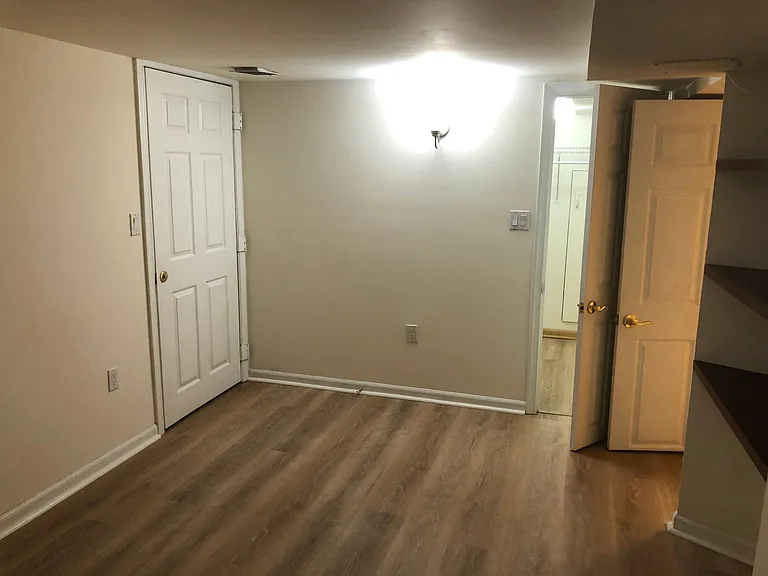 6212 Macarthur Blvd — Photo 4