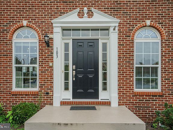 3rd image of 103 Hearthstone Ct