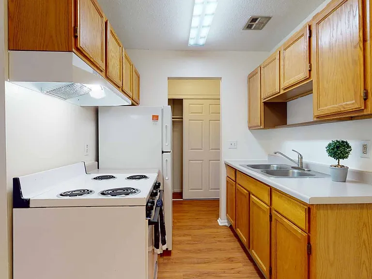 Century Oaks Apartments — Photo 11