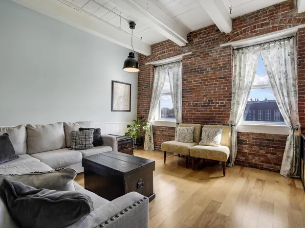 1 Saco Island Terrace #131, Saco, ME 04072