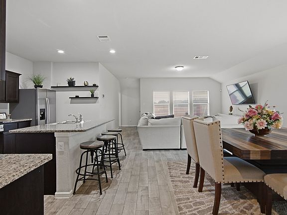 5th image of 9736 Snowbell Ln