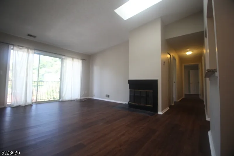 2 bed, 2.0 bath, $2,600 — Photo 3