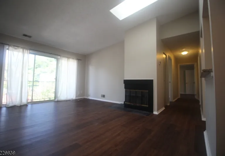 201 Robertson Way — Photo 3