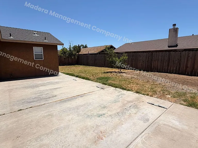 636 Macadamia Ave — Photo 31