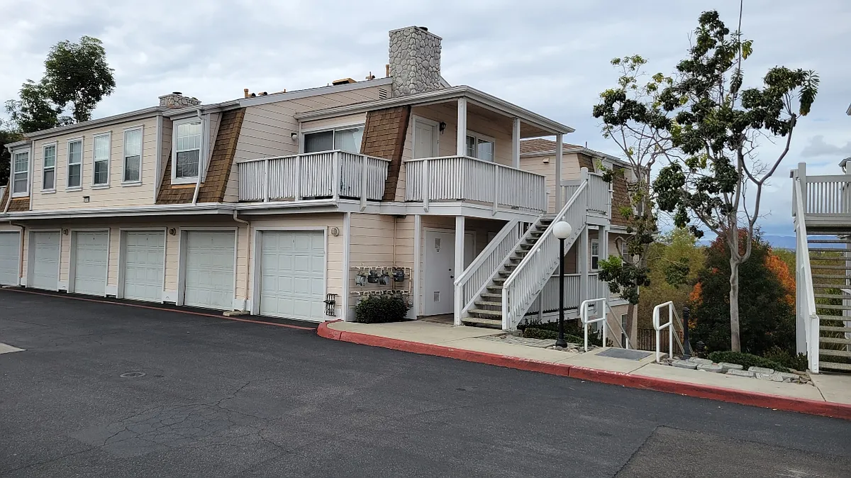Ground Floor unit. No stairs with first garage - 5048 Via Manos #D-1