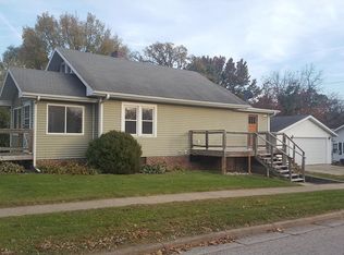 923 S 2nd Ave W, Newton, IA 50208