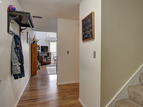 3rd image of 307 NE 85th St