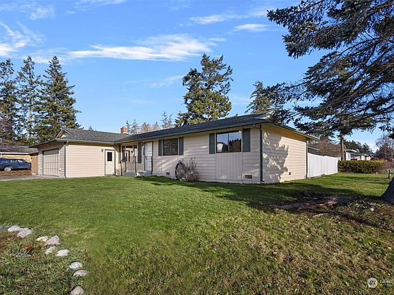 2nd image of 728 NW Fairhaven Drive