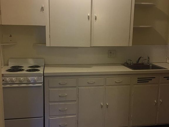 2nd image of 2302 Kenwood Blvd APT 6