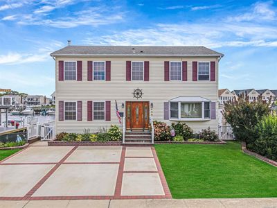 438 Roosevelt Avenue, Freeport, NY, 11520