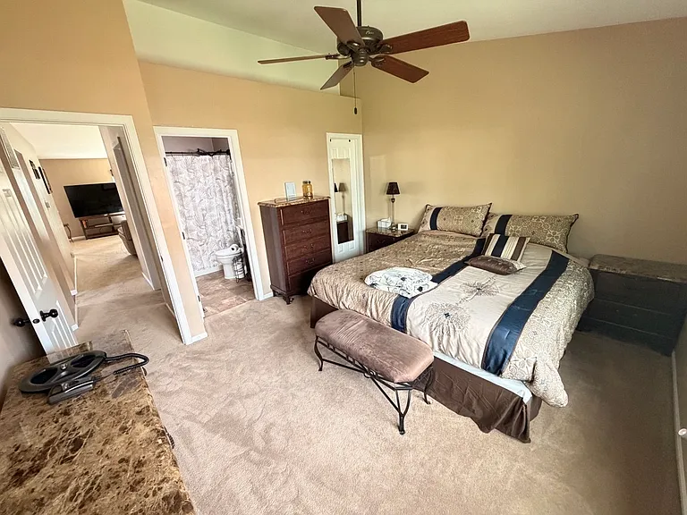 1219 Huntington Dr — Photo 12