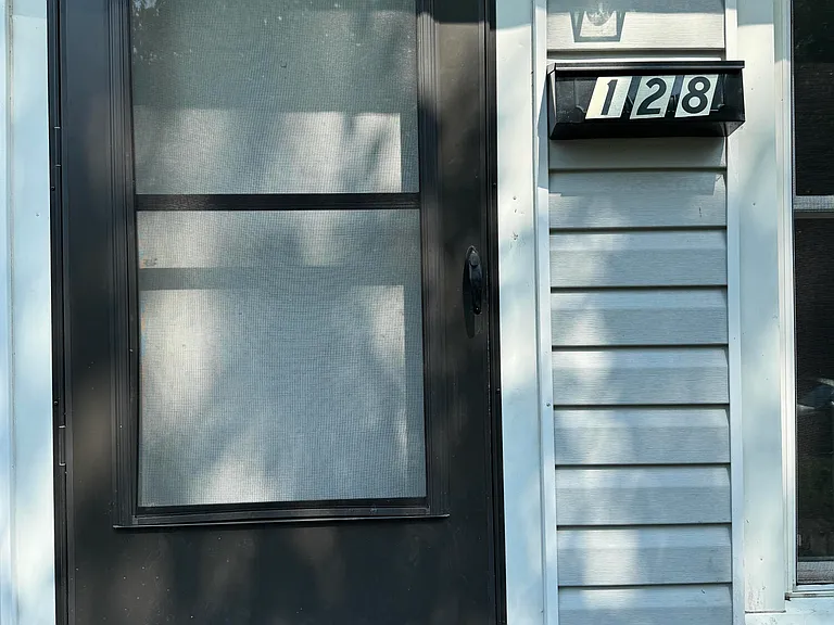 128 Lowell St — Photo 2