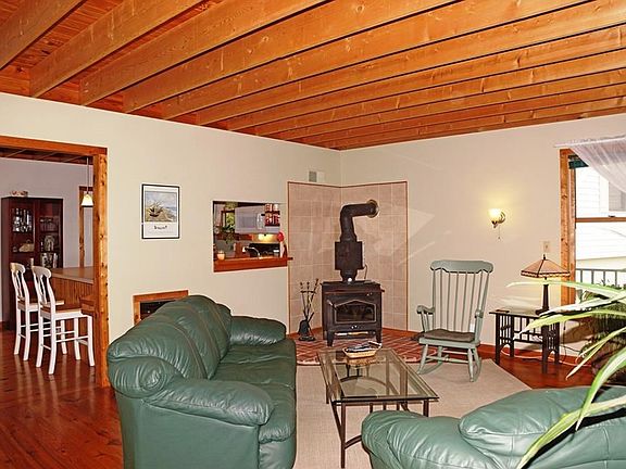 4th image of 1 Gainsborough Ct