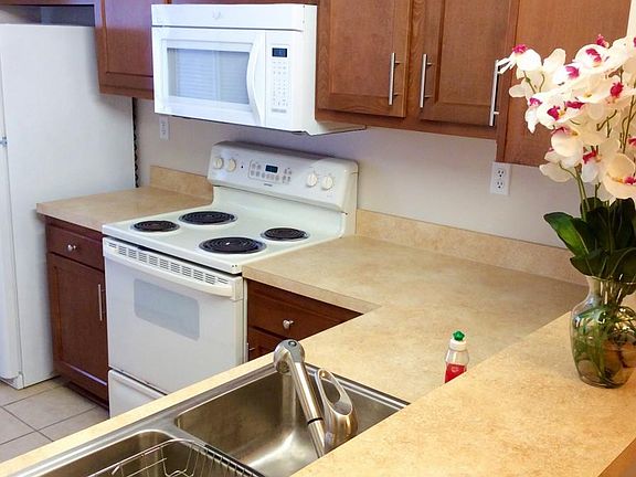 2nd image of 7701 Baymeadows Cir W APT 1048