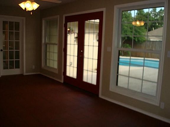 5th image of 1404 Chatsworth Ln