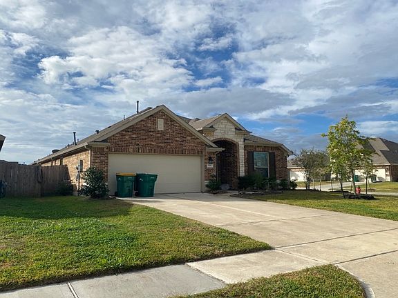 3rd image of 529 Augusta Crossing Ln