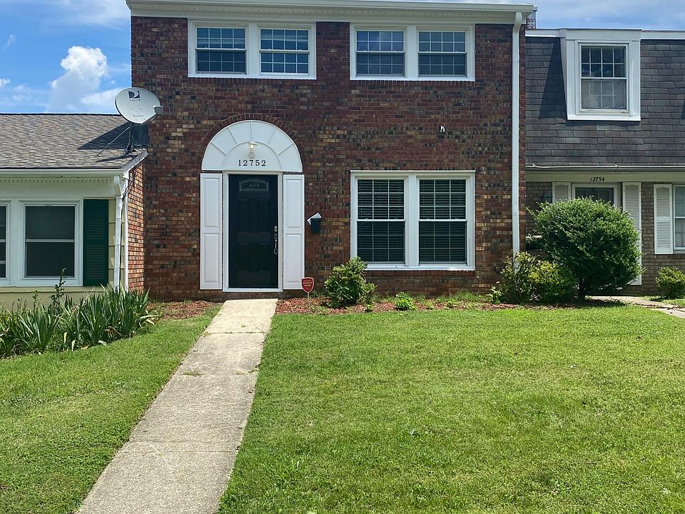 Front lawn is mowed by HOA