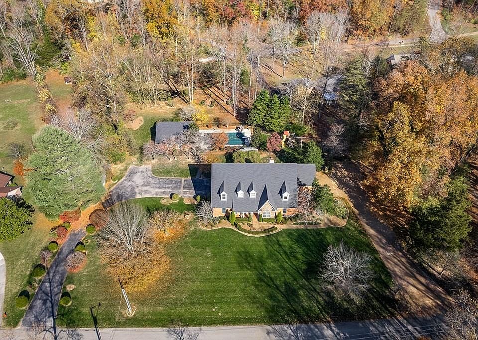 1st image of 725 Friar Tuck Ln