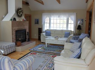 7 Clover Hill Dr, Tisbury, MA 02568