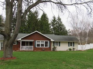 40 Castle Hill Rd, East Aurora, NY 14052