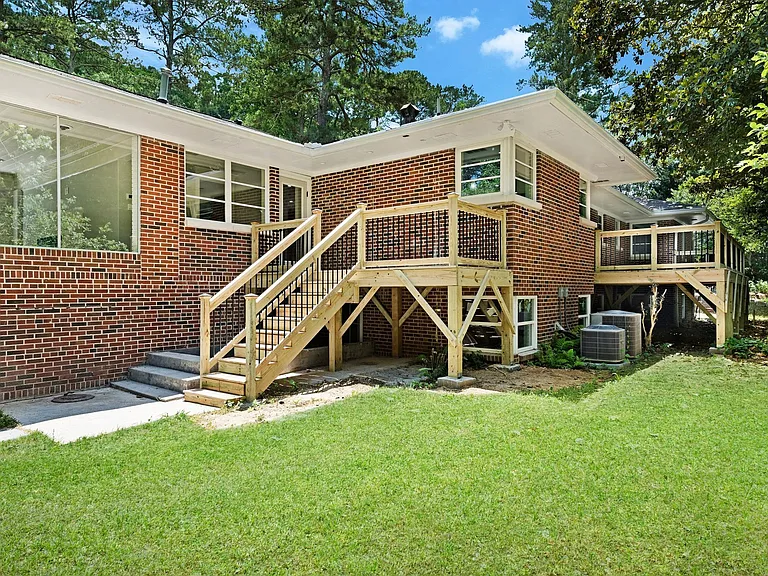 1194 Rosedale Rd NE — Photo 6