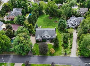 6 Lauren Pond Ct, Demarest, NJ 07627