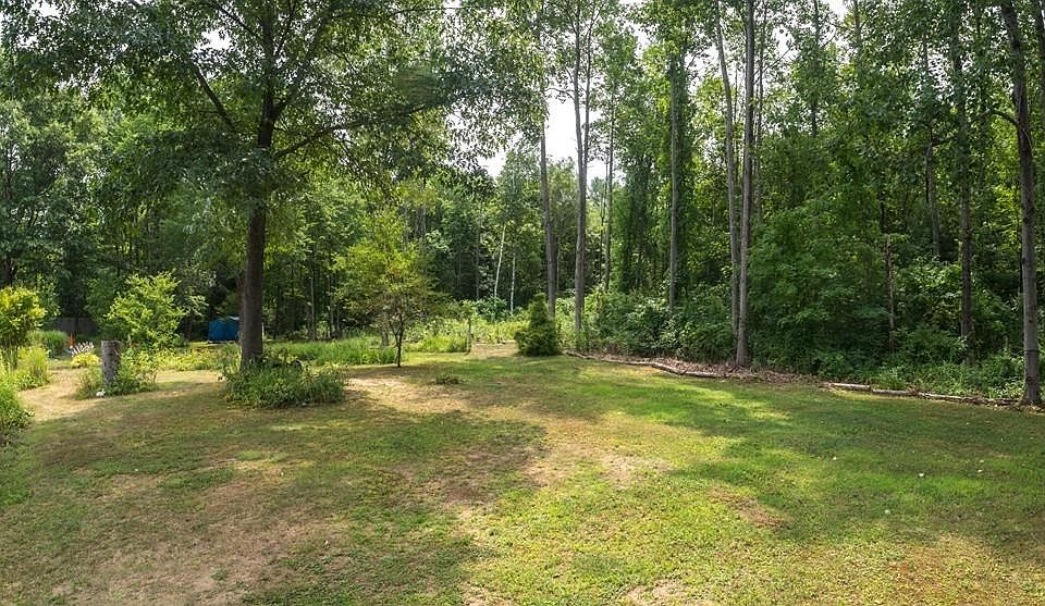 2nd image of 706 Westhampton Rd