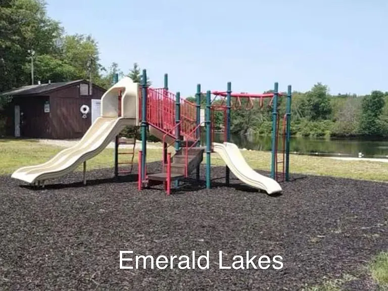 449 Clearview Dr — Photo 26