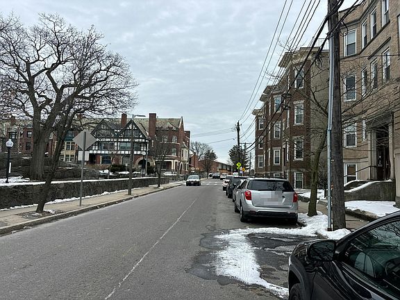 5th image of 103 Townsend St