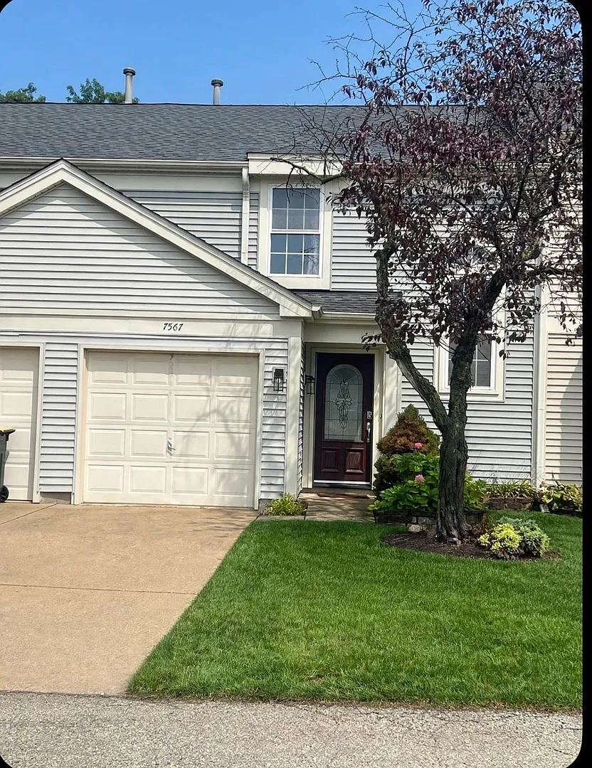2 bed, 1.5 bath, 1050 sqft, $2,300 — Photo 2