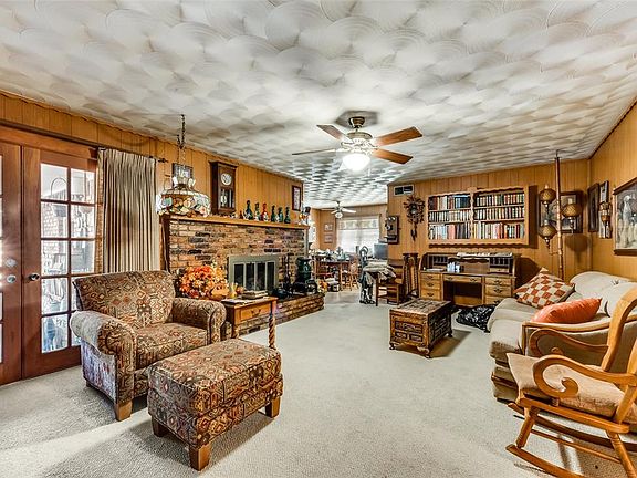 2nd image of 402 Oriole Blvd