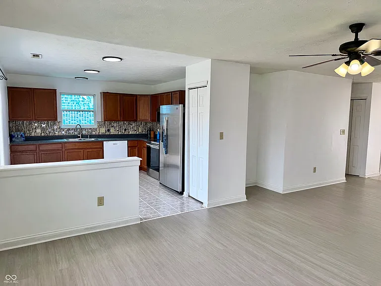 652 Loon Ln — Photo 6
