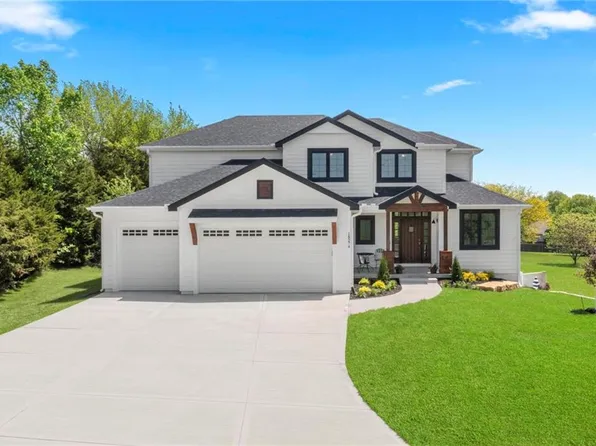 9615 Ingrid St, De Soto, KS 66018