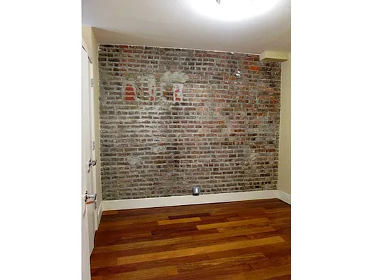 Rented by Mirador Real Estate | media 76