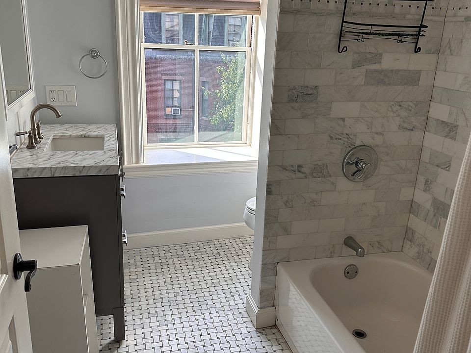 1st image of 9 Wigglesworth St #2