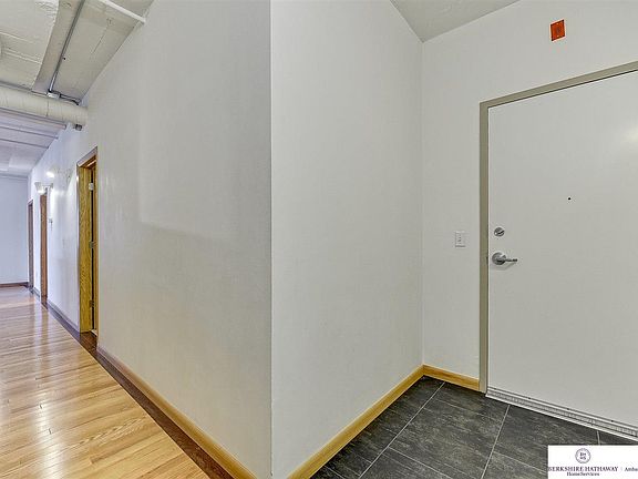 5th image of 1024 Dodge St APT 305