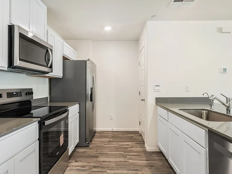 7352 Joanna Brook St — Photo 4