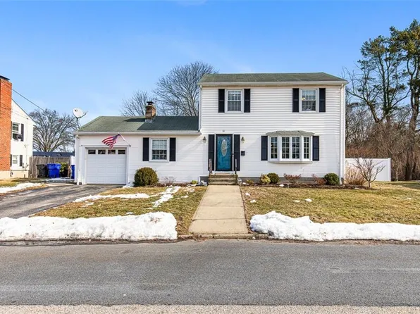 61 Milburn Rd, East Providence, RI 02914