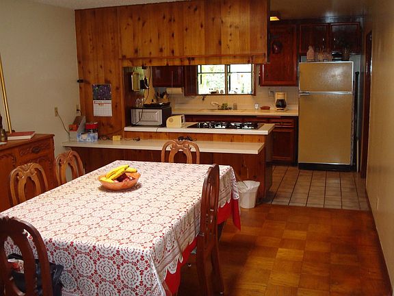 Enjoy your dinner in the eat in dining area! 