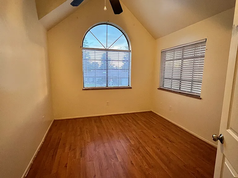 4117 Abbott Dr — Photo 8