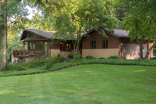 1007 Parkview Dr photo 1