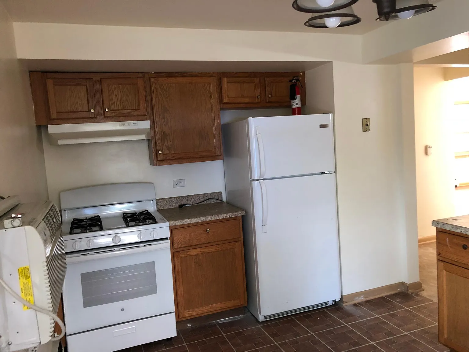 3850 W Argyle St — Photo 4