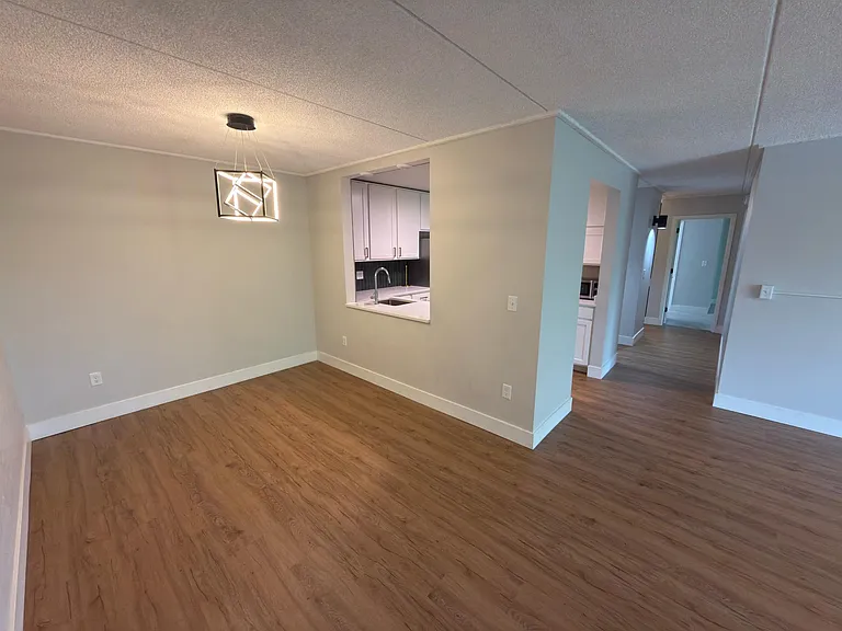 10501 Cedar Lake Rd #511 — Photo 5