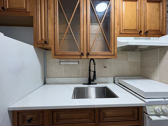 3rd image of 165 35th St NE