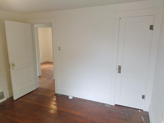 4th image of 755 Eastland Ave