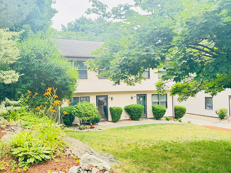 37 Goodwin Ave — Photo 32