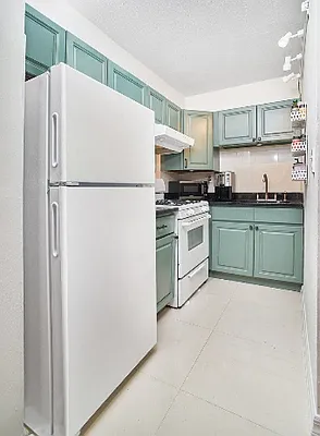 Rented by Compass | media 9