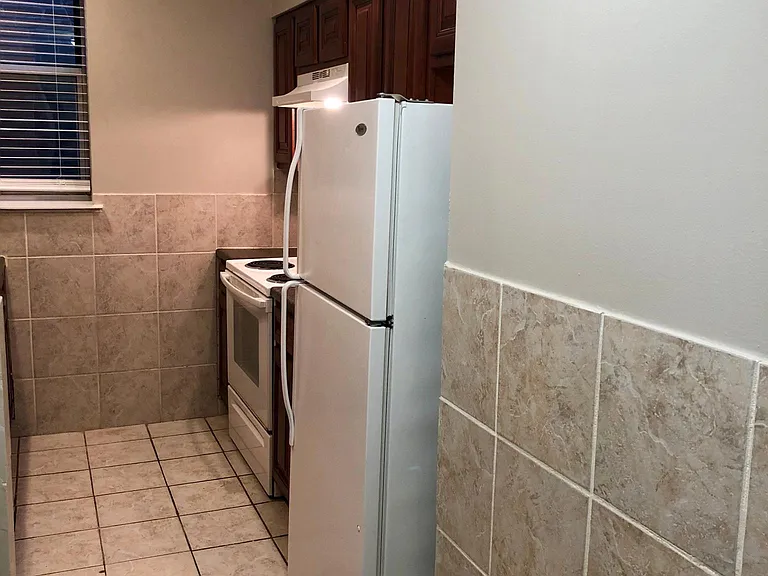 appliances have been upgraded to stainless steel